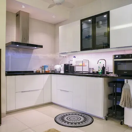 Damen Subang By Widebed Apartment Subang Jaya Exterior photo