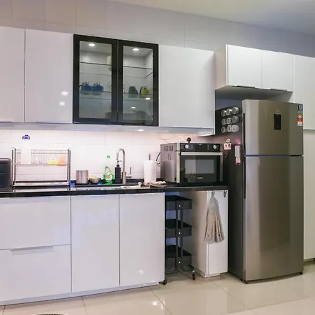Damen Subang By Widebed Apartment Subang Jaya Exterior photo