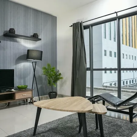 Damen Subang By Widebed Apartment Subang Jaya Exterior photo
