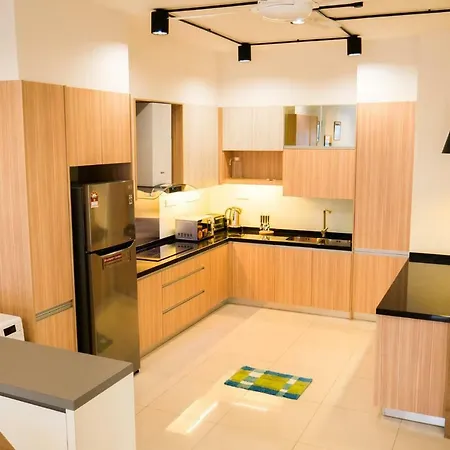 Damen Subang By Widebed Apartment Subang Jaya Exterior photo