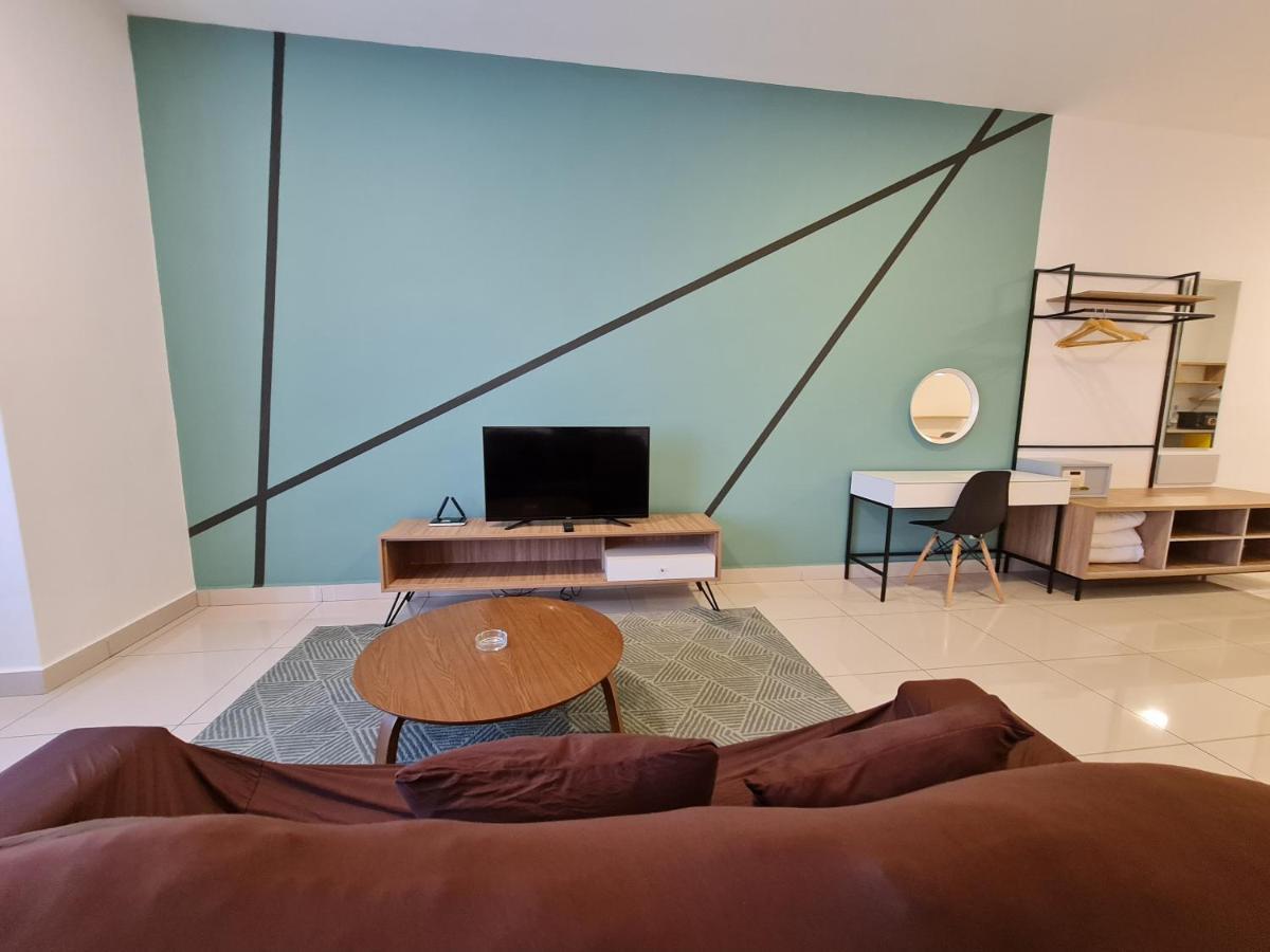 Apartment Damen Subang By Widebed Subang Jaya