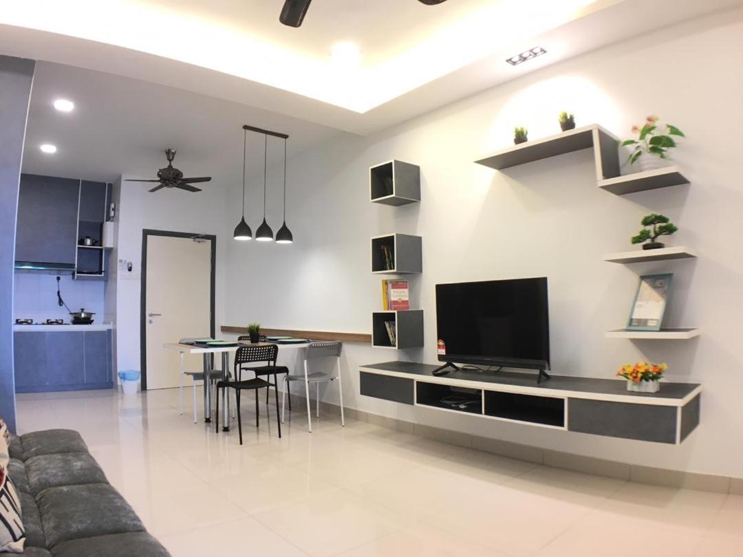 Damen Subang By Widebed * Subang Jaya