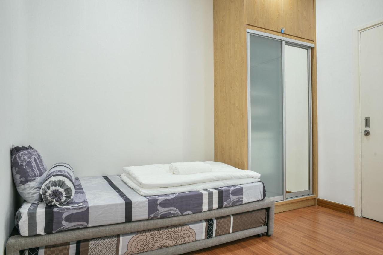 Damen Subang By Widebed Apartment